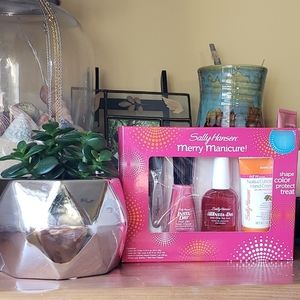 Nail Clippers, Cuticle Care, & Mani Kit